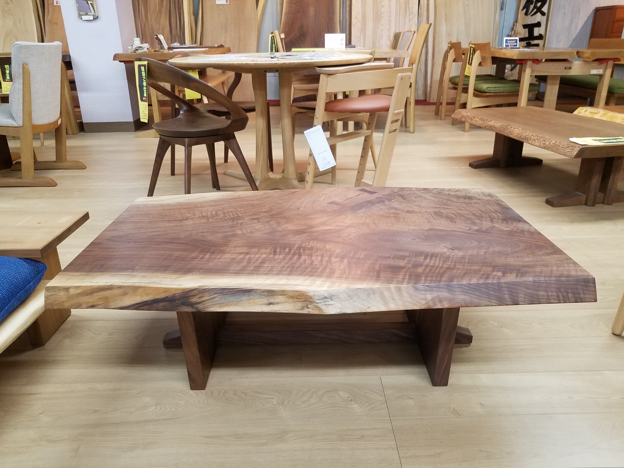 吉田木工 手作り家具とギャッベ ウッドデッキのお店 吉田木工 手作り家具とギャッベ ウッドデッキのお店